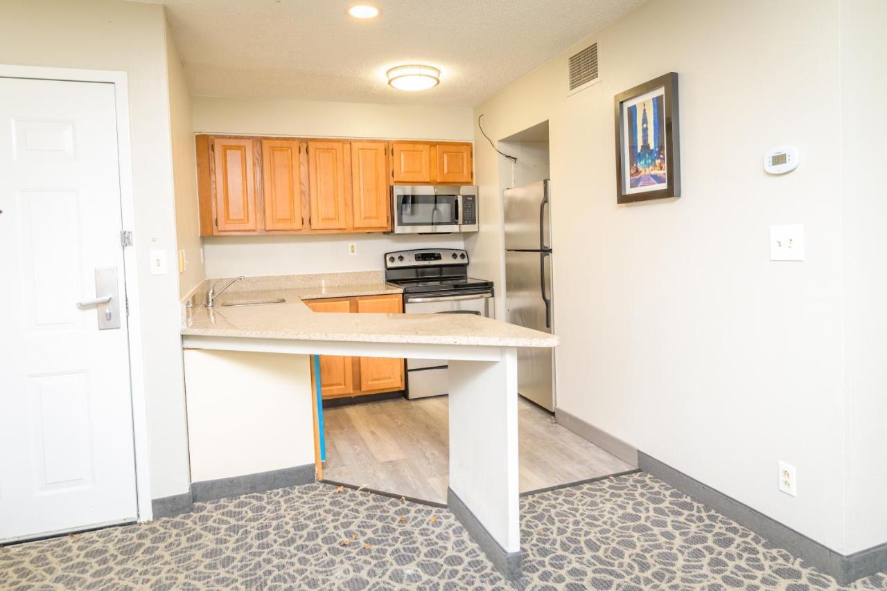 Philadelphia Suites At Airport - An Extended Stay Hotel Buitenkant foto